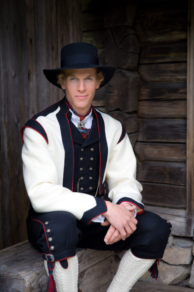 Telemark Bunad Herre () Telemark Bunad Herre