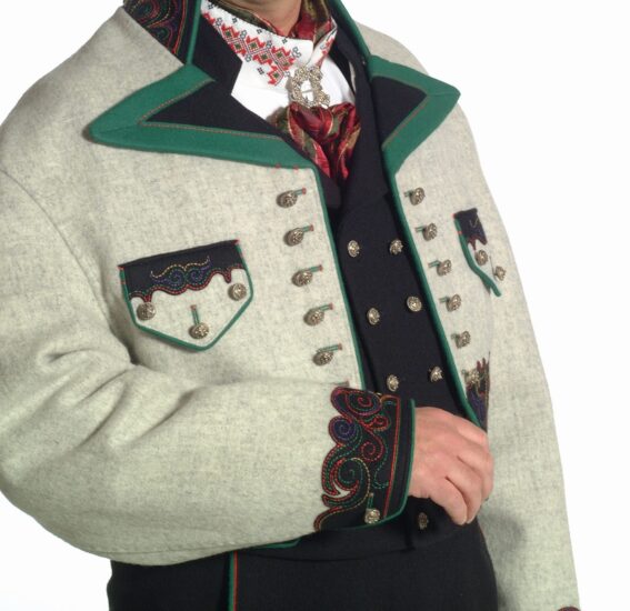 Grå jakke jakke Øst-Telemark bunad herre Almankås