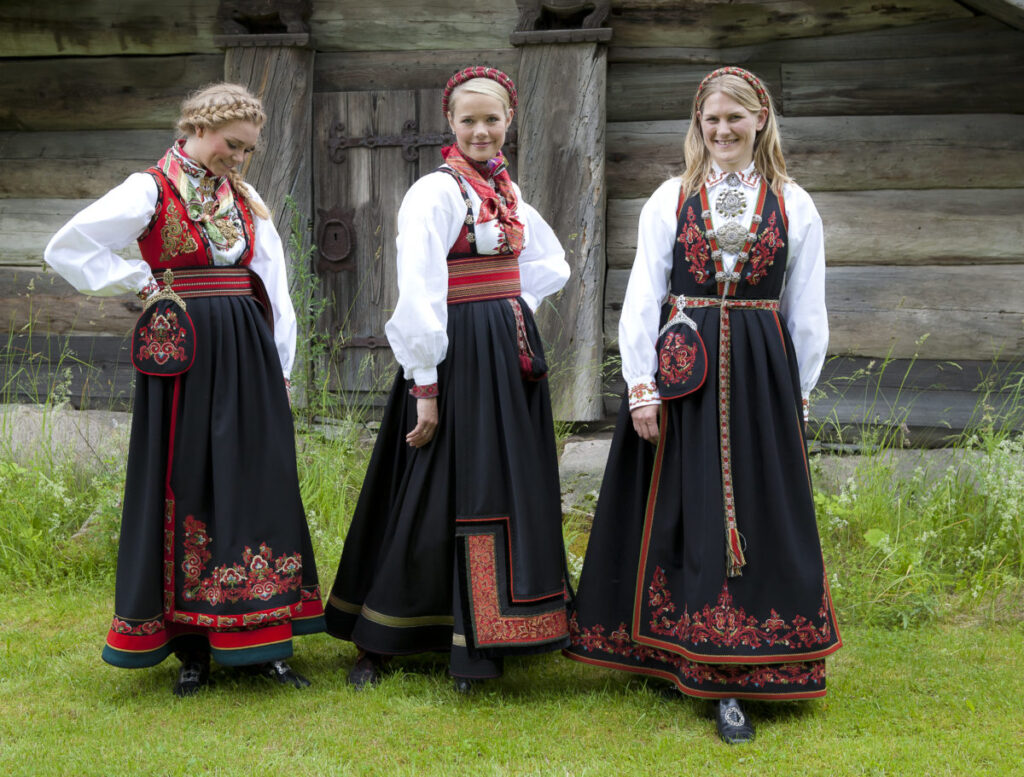 Øst-telemark dame bunad beltestakk vest telemarksbunad dame